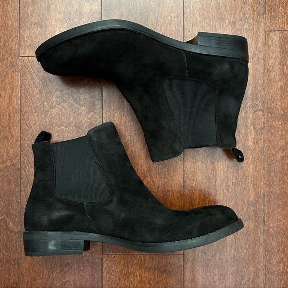 David Tate Black Suede with Purple Leather Lining Chelsea Boots, Size 10 W - Picture 1 of 11